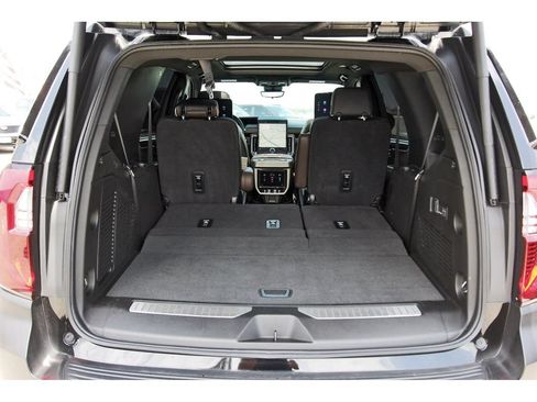 Used 2025 GMC Yukon Denali Ultimate AWD/4WD image 29