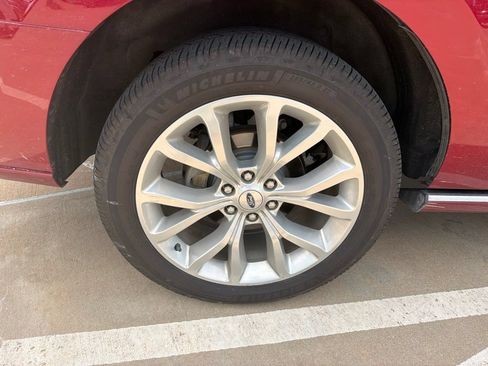 Used 2019 Ford Expedition Platinum AWD/4WD image 6