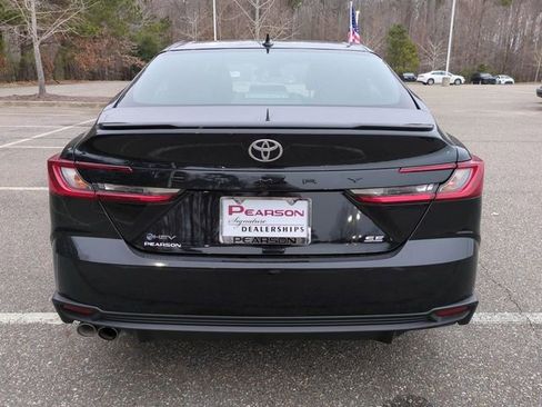 Used 2025 Toyota Camry SE image 5