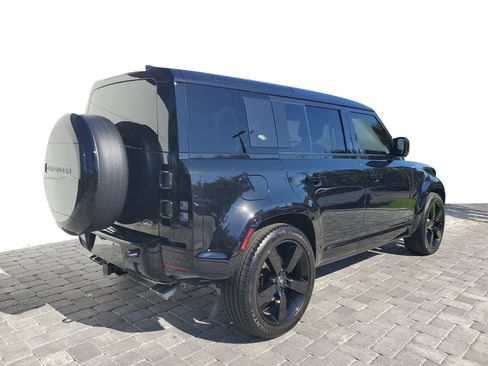 Used 2023 Land Rover Defender 110 V8 AWD/4WD image 5