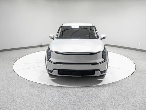Used 2024 Kia EV9 Light RWD image 29