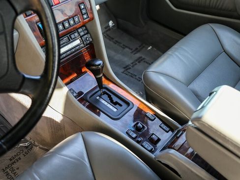 Used 1995 Mercedes-Benz E 320 Convertible image 77