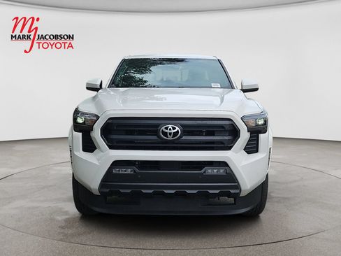 Used 2024 Toyota Tacoma SR5 AWD/4WD image 2