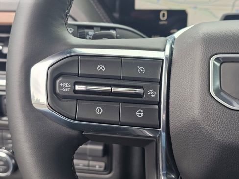 Used 2025 GMC Yukon Denali w/ Denali Reserve Package AWD/4WD image 39