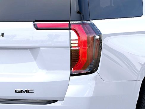 New 2026 GMC Yukon XL Denali w/ Denali Reserve Package AWD/4WD image 11