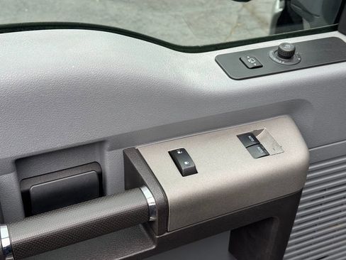 Used 2016 Ford F250 XLT w/ XLT Premium Package AWD/4WD image 16