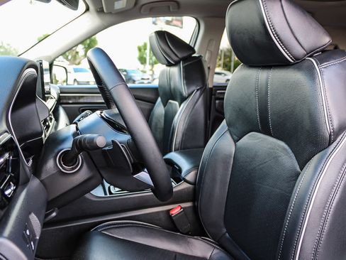 Certified 2025 Honda Pilot Elite image 17