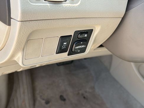 Used 2010 Toyota Corolla LE FWD image 17