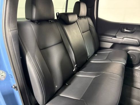 Used 2019 Toyota Tacoma TRD Sport image 14