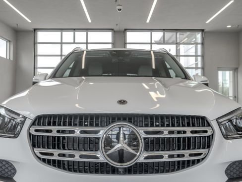 Certified 2025 Mercedes-Benz GLE 450e 4MATIC w/ Driver Assistance Package image 22