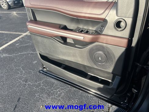 Used 2024 Ford Expedition Limited image 20