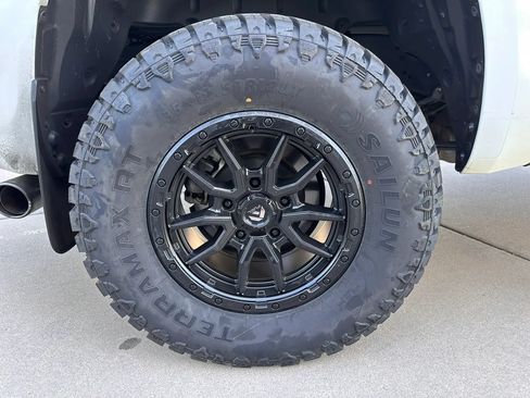 Used 2018 Toyota Tundra SR5 w/ SR5 Upgrade Package RWD image 33