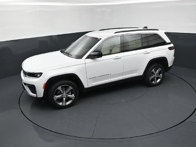 New 2026 Jeep Grand Cherokee Limited AWD/4WD image 14