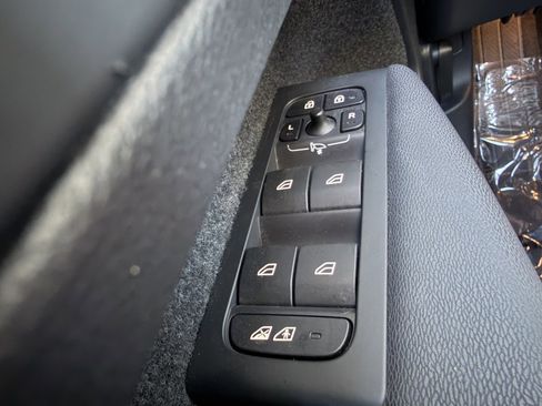 Used 2023 Volvo C40 P8 Recharge Plus w/ Protection Package Premier image 28