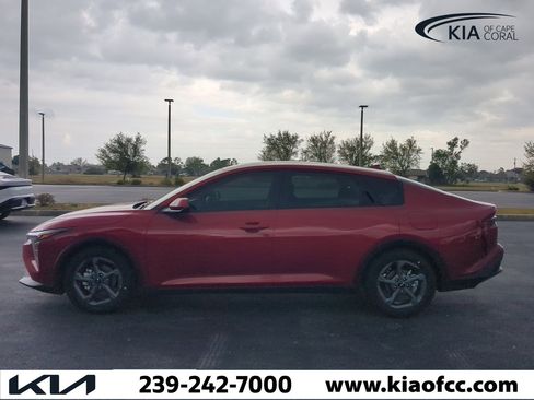 New 2025 Kia K4 LXS image 8