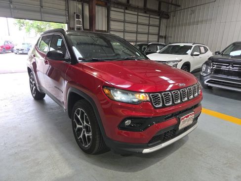 Used 2025 Jeep Compass Limited AWD/4WD image 6