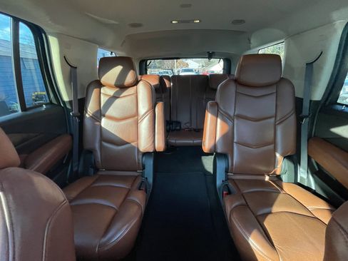 Used 2016 Cadillac Escalade Premium image 5