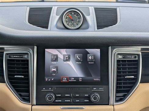 Used 2018 Porsche Macan image 12