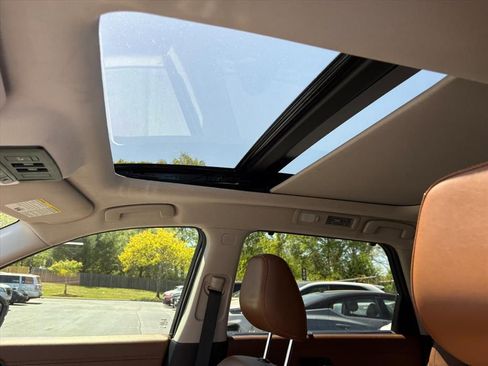 Used 2023 Nissan Pathfinder Platinum w/ Cargo Package AWD/4WD image 11