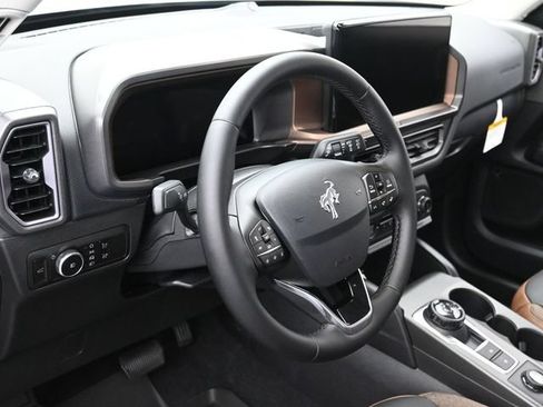Used 2025 Ford Bronco Sport Outer Banks w/ Outer Banks Tech Package+ AWD/4WD image 14