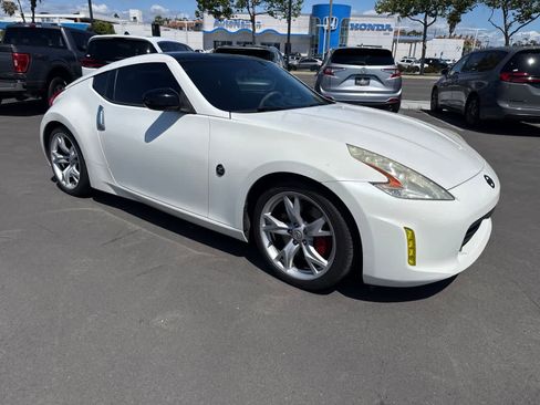 Used 2013 Nissan 370Z Coupe w/ Sport Pkg RWD image 11