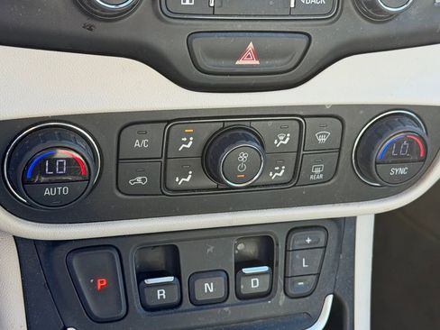 Used 2019 GMC Terrain Denali w/ Advanced Safety Package FWD image 19