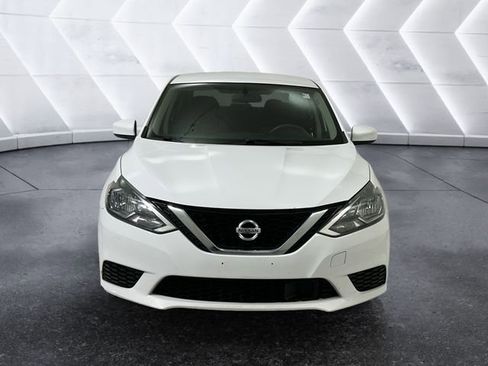 Used 2019 Nissan Sentra S w/ Appearance Package FWD image 2