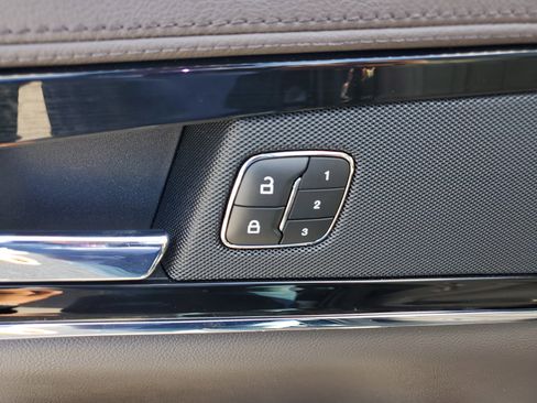 Certified 2023 Lincoln Nautilus Reserve image 17