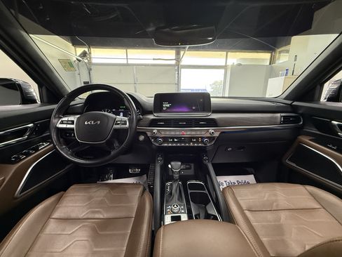 Used 2022 Kia Telluride SX w/ SX Prestige Package AWD/4WD image 14