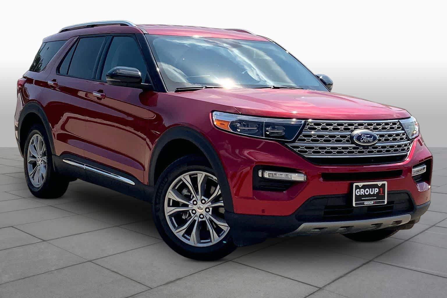 Used 2024 Ford Explorer Limited w/ Equipment Group 301A AWD/4WD image 3