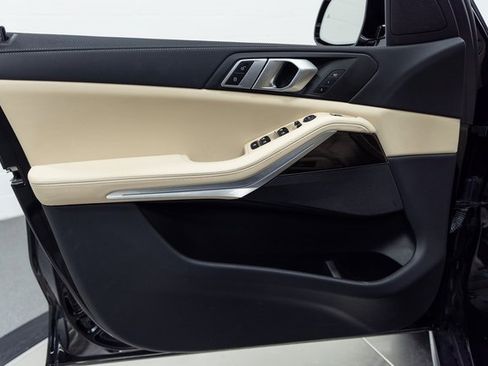 Used 2020 BMW X5 xDrive40i w/ Premium Package image 11