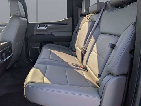 Used 2022 Chevrolet Silverado 1500 LTZ w/ LTZ Premium Package AWD/4WD image 15