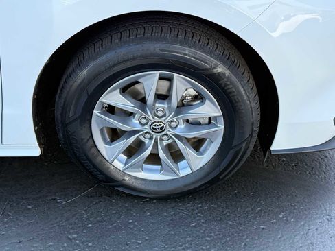 Certified 2022 Toyota Sienna LE FWD image 7