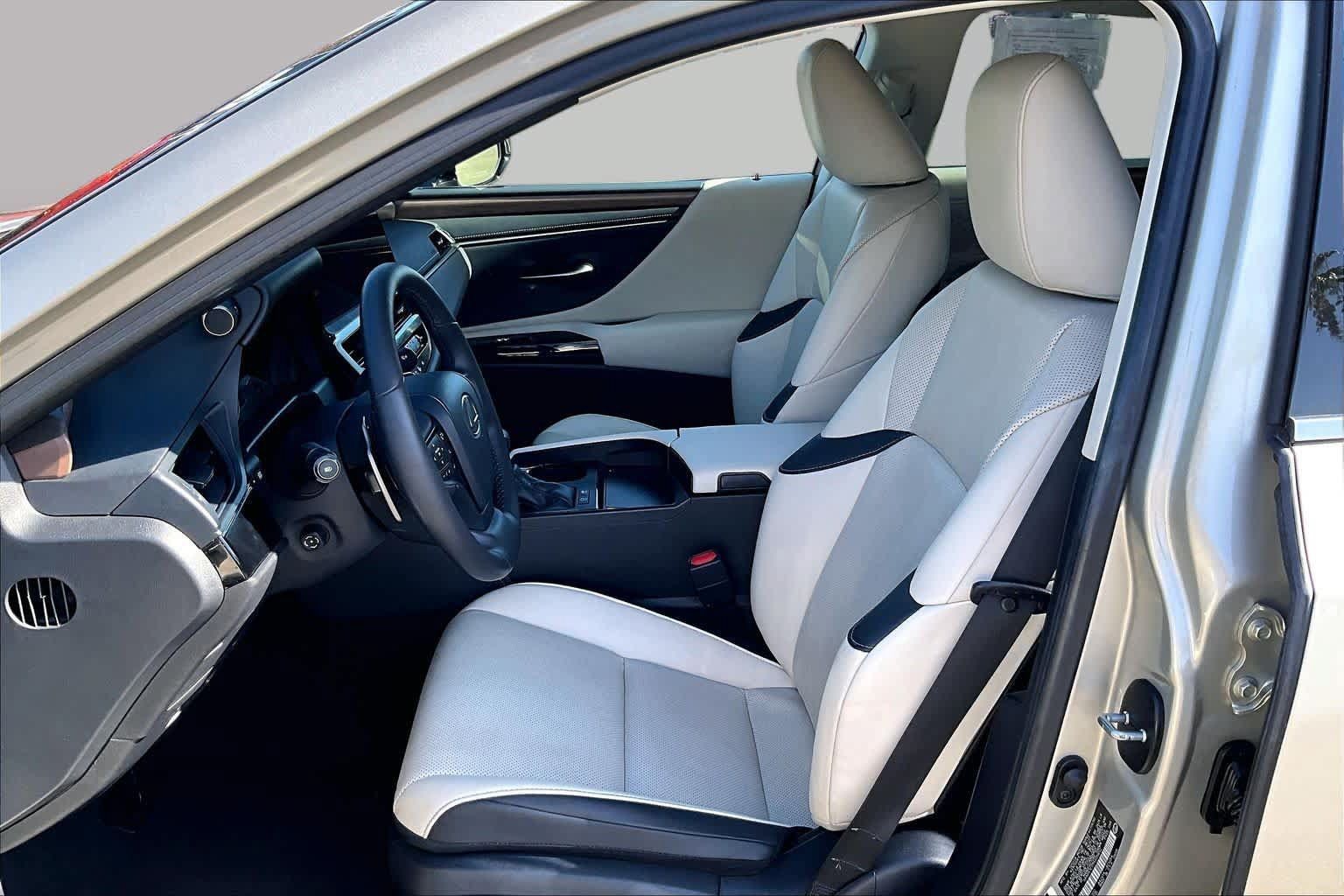 Certified 2023 Lexus ES 300h w/ Premium Package FWD image 7