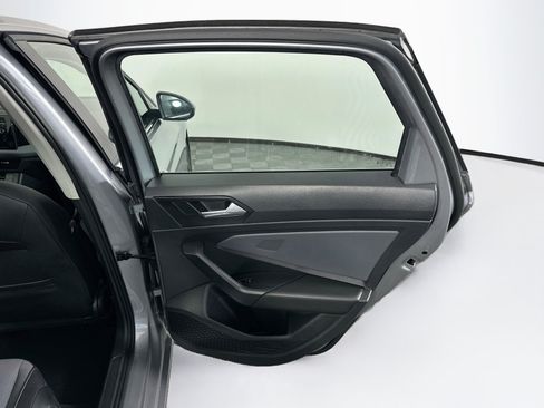 Used 2025 Volkswagen Jetta SE FWD image 31