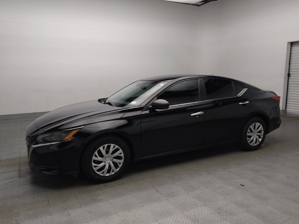 Used 2025 Nissan Altima 2.5 S FWD image 2