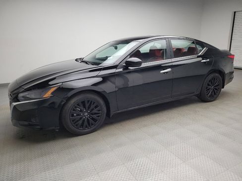 Used 2025 Nissan Altima 2.5 SV w/ SV Special Edition Package FWD image 2