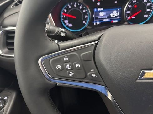 Used 2024 Chevrolet Equinox LT FWD image 11