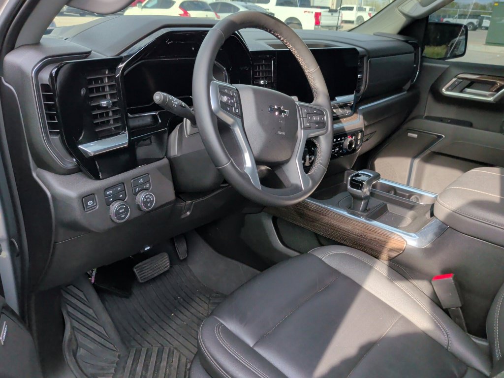 Used 2025 Chevrolet Silverado 1500 RST w/ Texas Edition Plus AWD/4WD image 10
