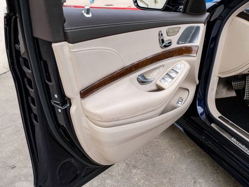 Used 2015 Mercedes-Benz S 550 Sedan w/ Sport Package w/ Sport Package image 42