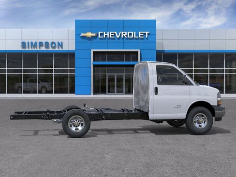 New 2026 Chevrolet Express 3500 w/ Power Convenience Package RWD image 34