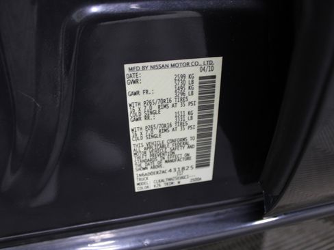 Used 2010 Nissan Frontier SE image 34