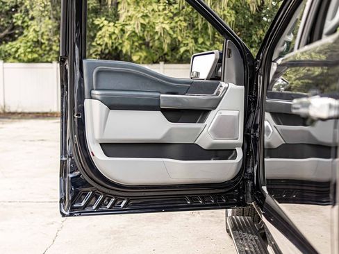 Used 2022 Ford F150 Limited image 18