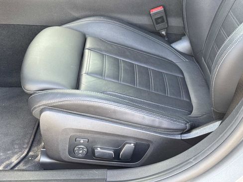 Certified 2025 BMW 330i 330i w/ M Sport Package image 19