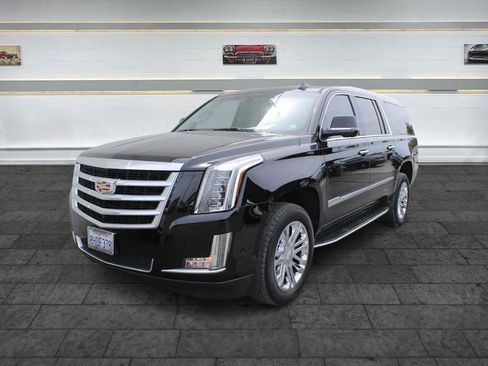 Used 2019 Cadillac Escalade ESV 2WD image 3