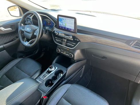 Used 2020 Ford Escape Titanium image 36