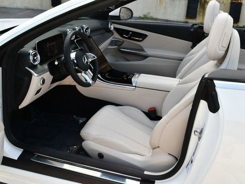 Used 2024 Mercedes-Benz CLE 300 4MATIC Cabriolet image 59
