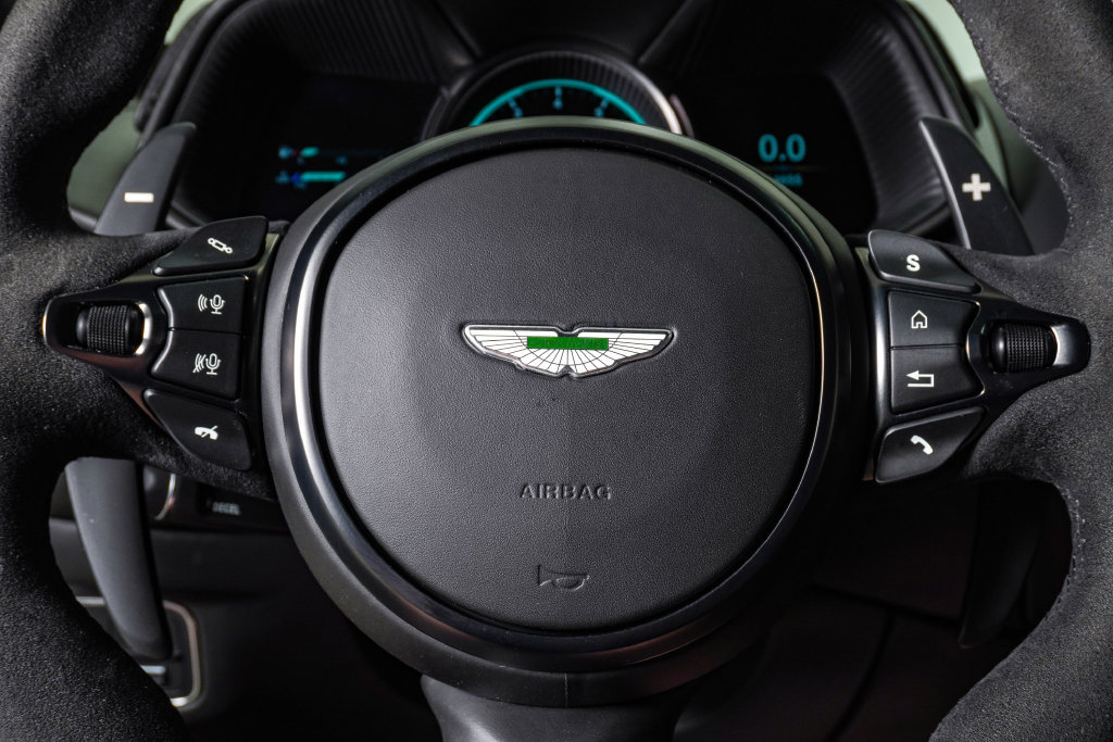 Used 2021 Aston Martin DB11 Coupe RWD image 25