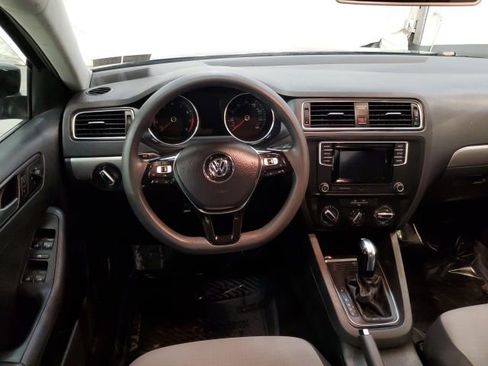 Used 2017 Volkswagen Jetta S image 13