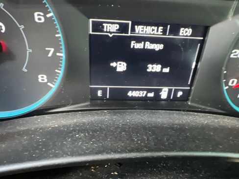Used 2020 Chevrolet Equinox LS w/ LS Convenience Package FWD image 3